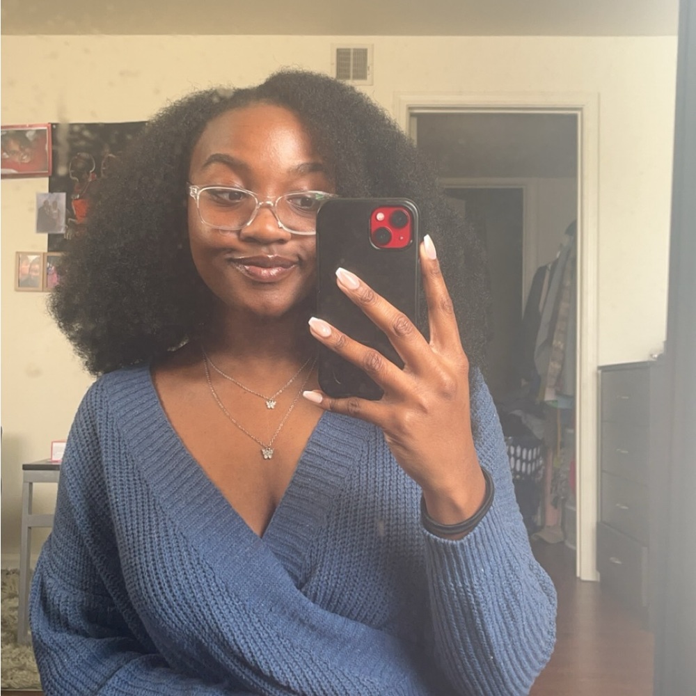 Meet your Posher, Cecilia